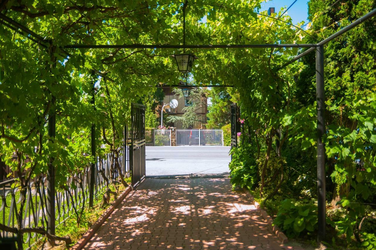 Gorski Vrt Novi Sad Buitenkant foto